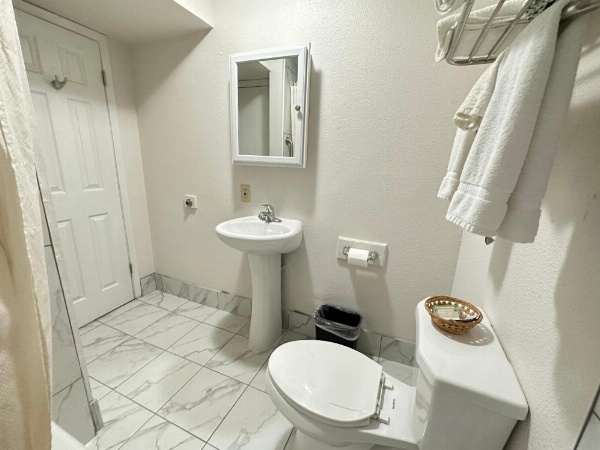 Llano Motel image 43