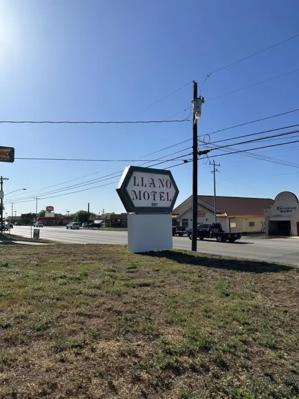 Llano Motel Main image